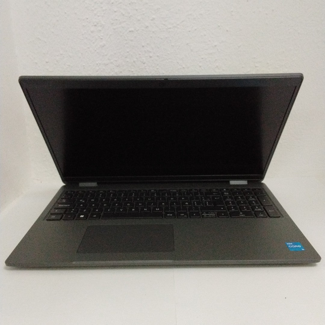 LAPTOP DELL LATITUDE 3540 (2024) 512 GB SSD 16 GB RAM (SEMINUEVO)