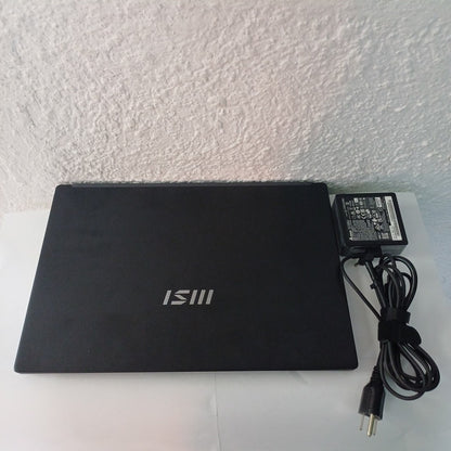 LAPTOP MSI MODERN 15 H B13M-022US (2023) 1 TB SSD 32 GB RAM (SEMINUEVO)