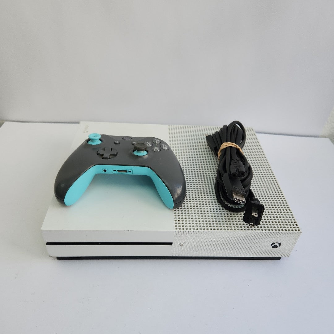 CONSOLA DE VIDEOJUEGO MICROSOFT XBOX ONE S 1 TB (SEMINUEVO)