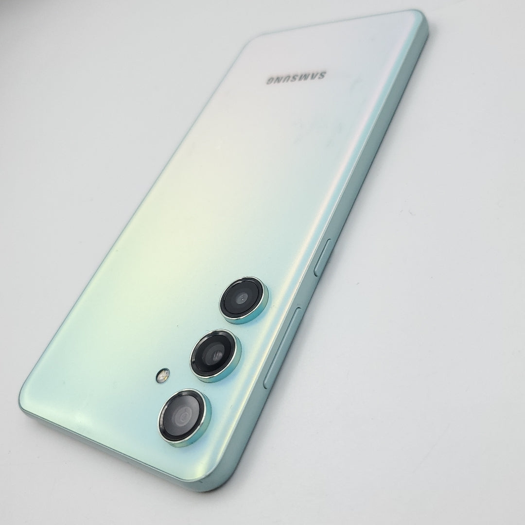 CELULAR SAMSUNG GALAXY M55 SM-M556B (2024) 128 GB 8 GB RAM (SEMINUEVO)