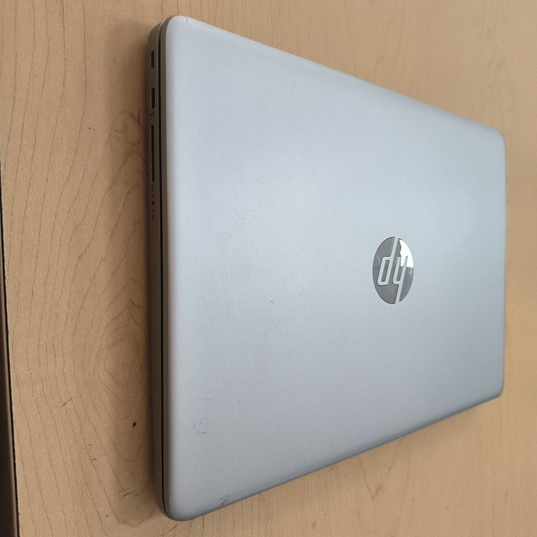 LAPTOP HP 14-CF2074LA (2022) 256 GB SSD 8 GB RAM (SEMINUEVO)
