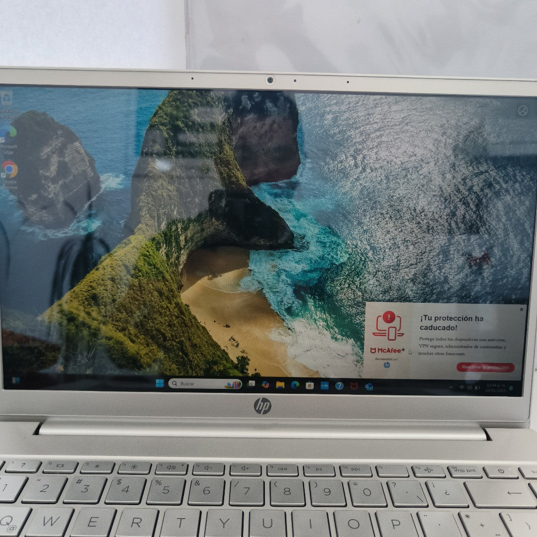 LAPTOP HP PAVILION 13-BB0501LA (2021) 256 GB SSD 8 GB RAM (SEMINUEVO)