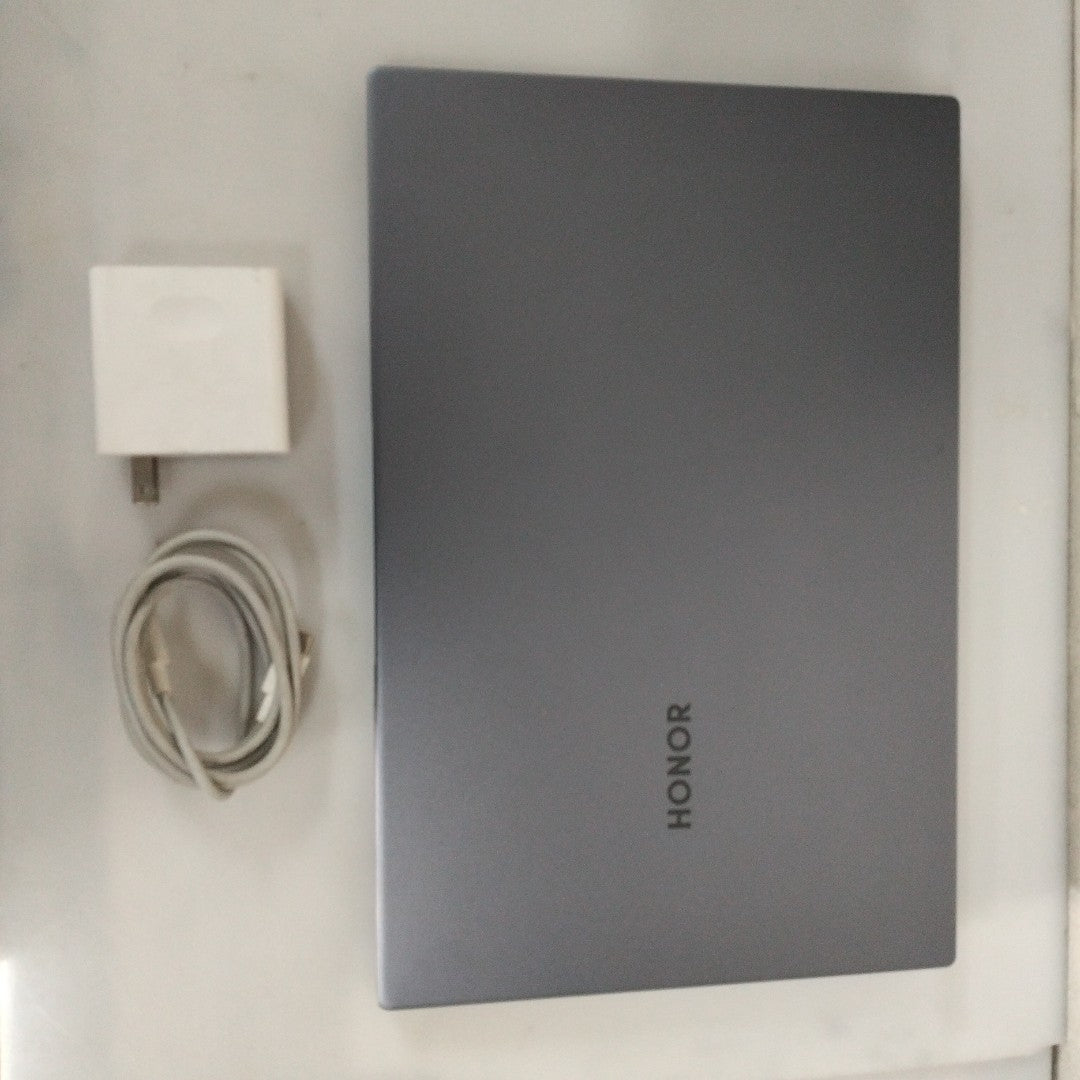 LAPTOP HONOR MAGICBOOK X14 NBR-WAH9 (2021) 512 GB SSD 8 GB RAM (SEMINUEVO)