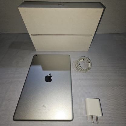 TABLETA APPLE IPAD 9 A2602 64 GB 3 GB RAM (SEMINUEVO)