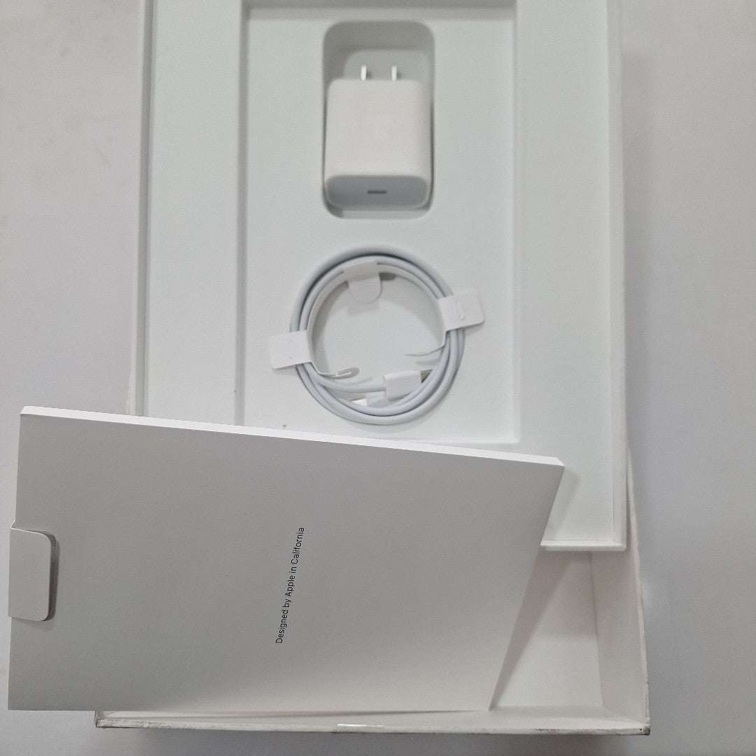 TABLETA APPLE IPAD AIR 5 A2589 256 GB 8 GB RAM (SEMINUEVO)