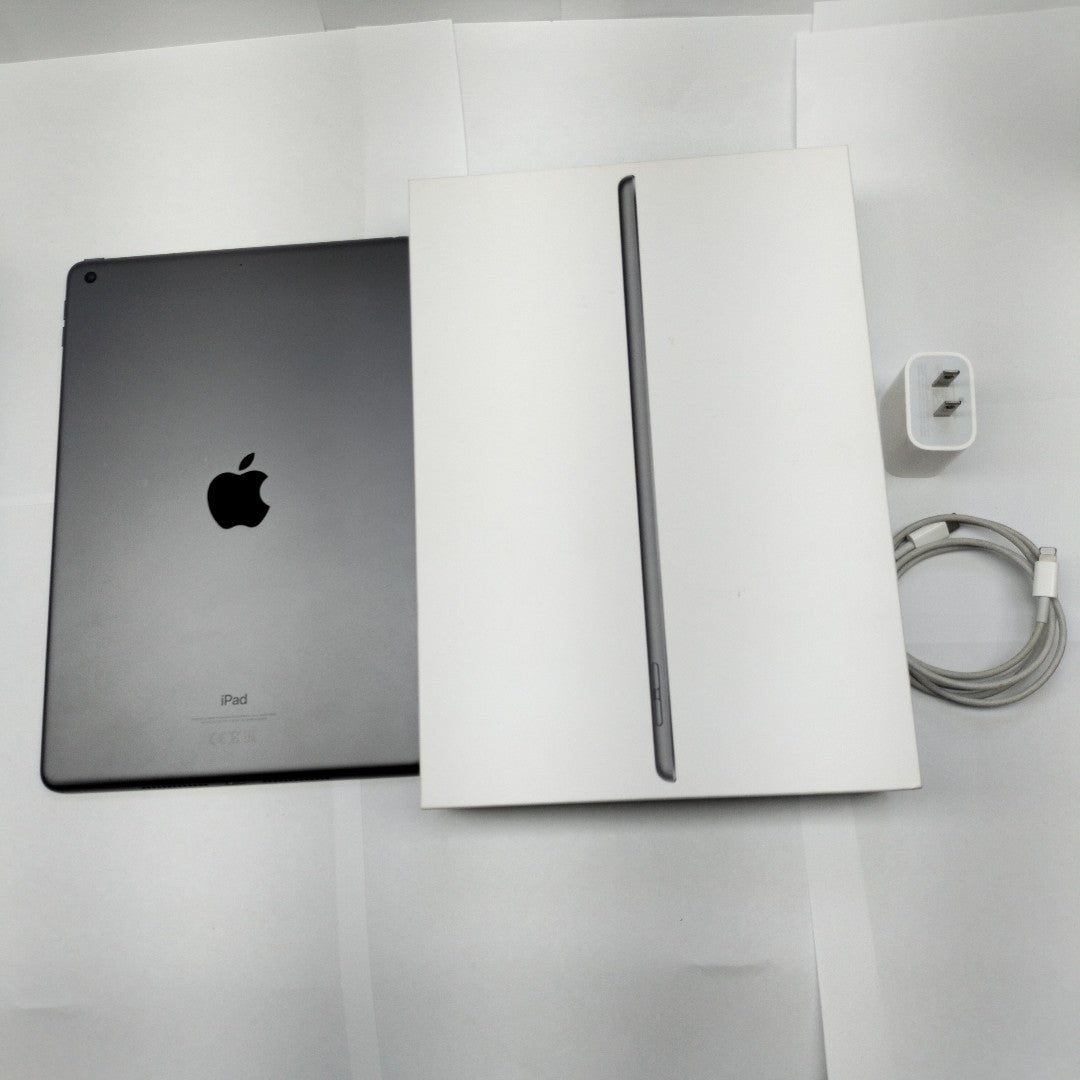 TABLETA APPLE IPAD 9 A2602 256 GB 3 GB RAM (SEMINUEVO)