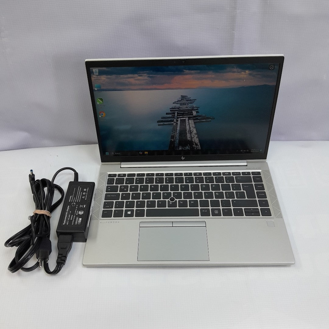 LAPTOP HP ELITEBOOK 840 G7 (2022) 256 GB SSD 8 GB RAM (SEMINUEVO)