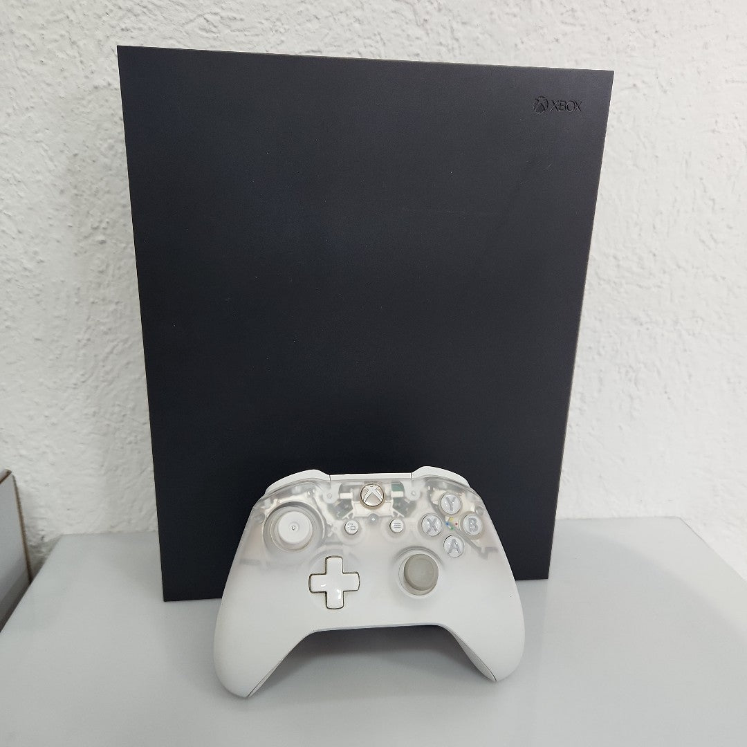 CONSOLA DE VIDEOJUEGO MICROSOFT XBOX ONE X 1 TB (SEMINUEVO)