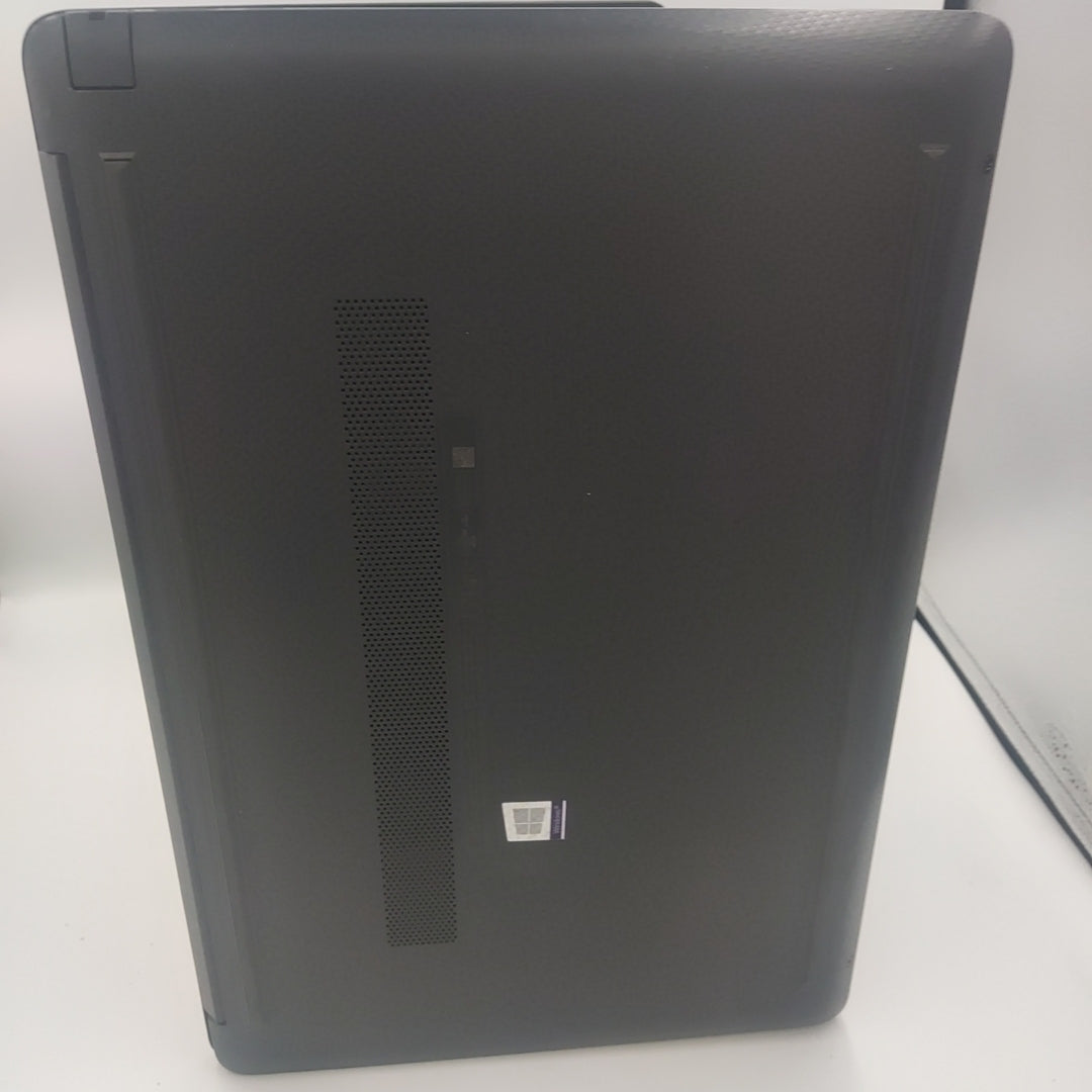LAPTOP HP 250 G8 (2022) 1 TB 8 GB RAM (SEMINUEVO)