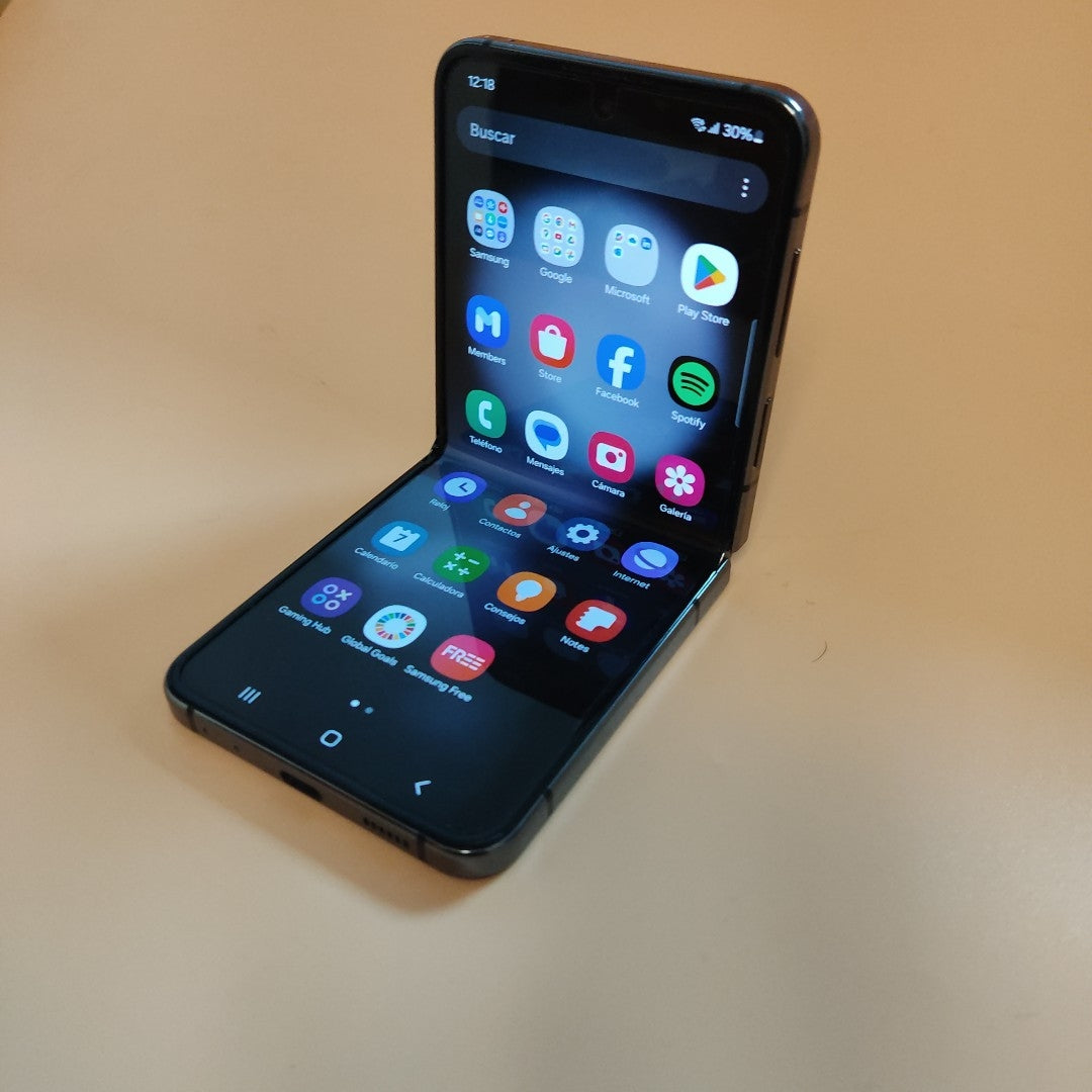CELULAR SAMSUNG GALAXY Z FLIP 5 SM-F731B (2023) 256 GB 8 GB RAM (SEMINUEVO)