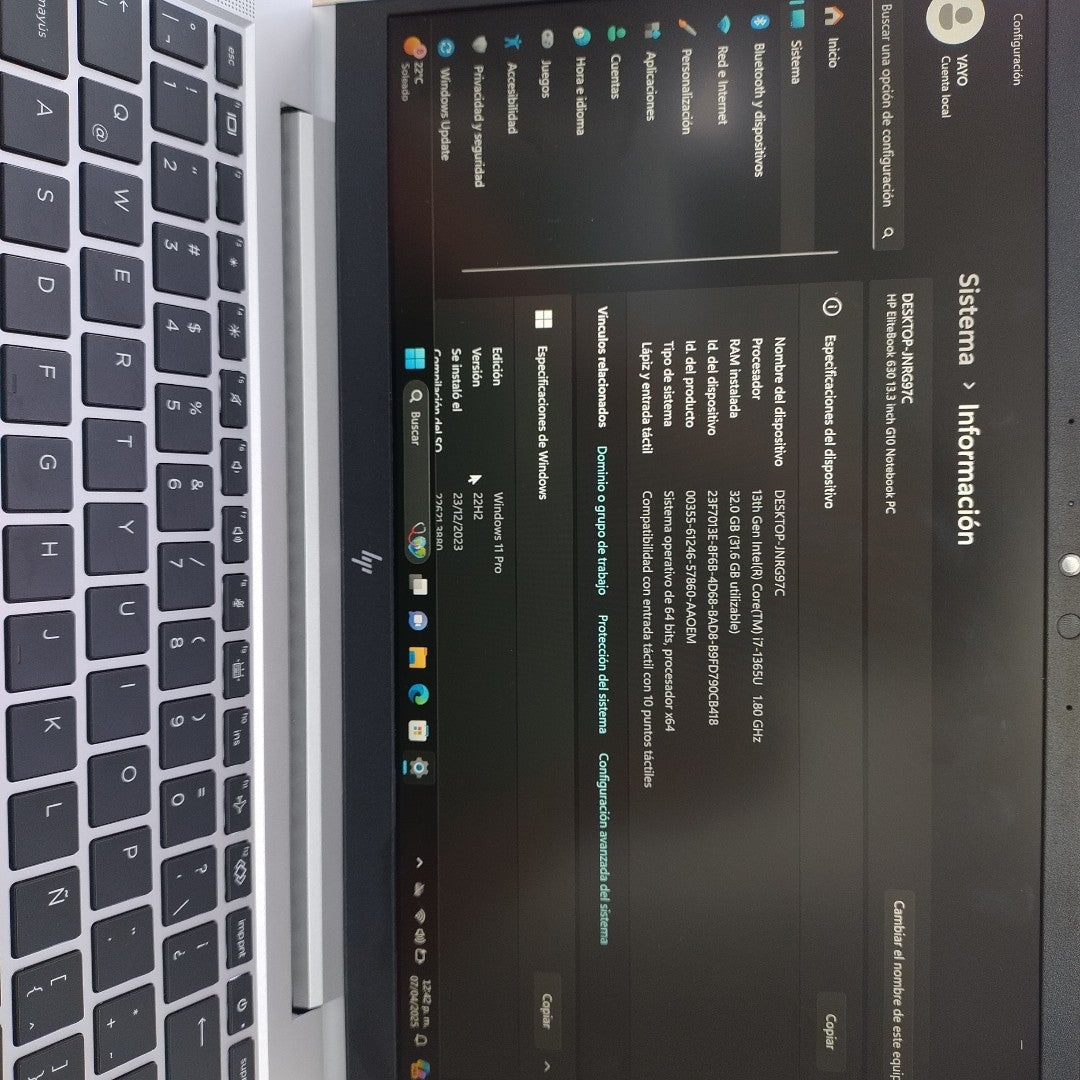 LAPTOP HP ELITEBOOK 630 G10 (2024) 512 GB SSD 32 GB RAM (SEMINUEVO)