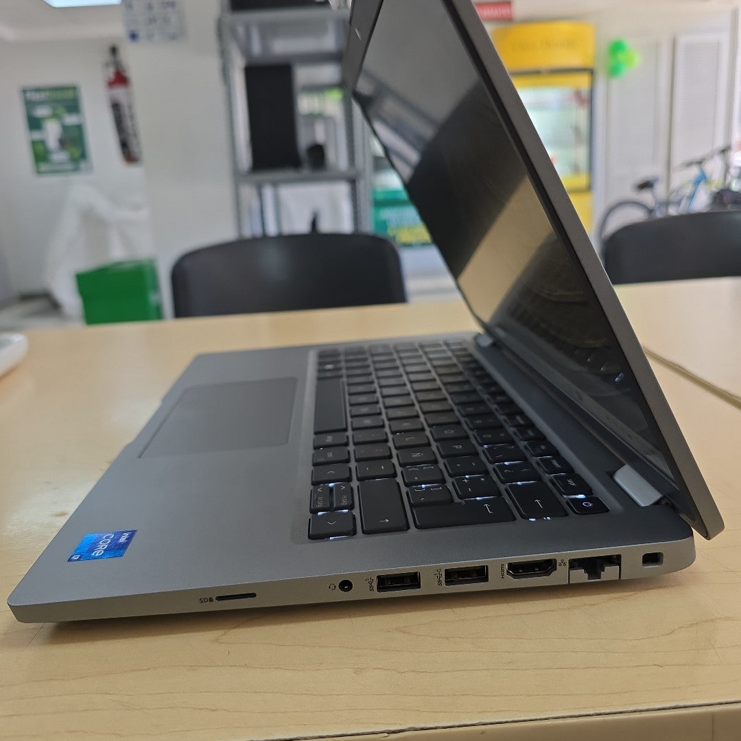 LAPTOP DELL LATITUDE 5430 (2023) 512 GB SSD 16 GB RAM (SEMINUEVO)