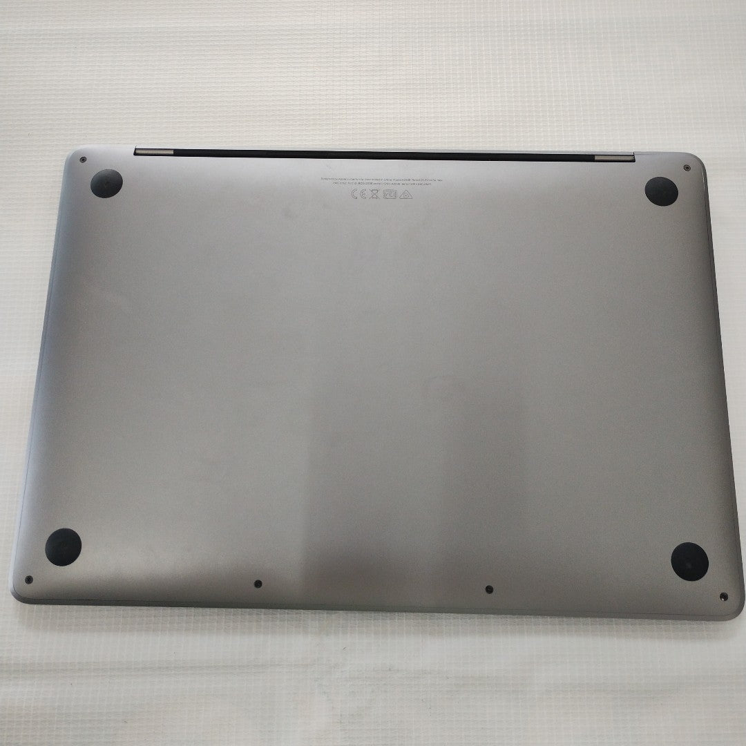 LAPTOP APPLE MACBOOK PRO 13" 2022 3.49 A2338 256 GB SSD 8 GB RAM (SEMINUEVO)