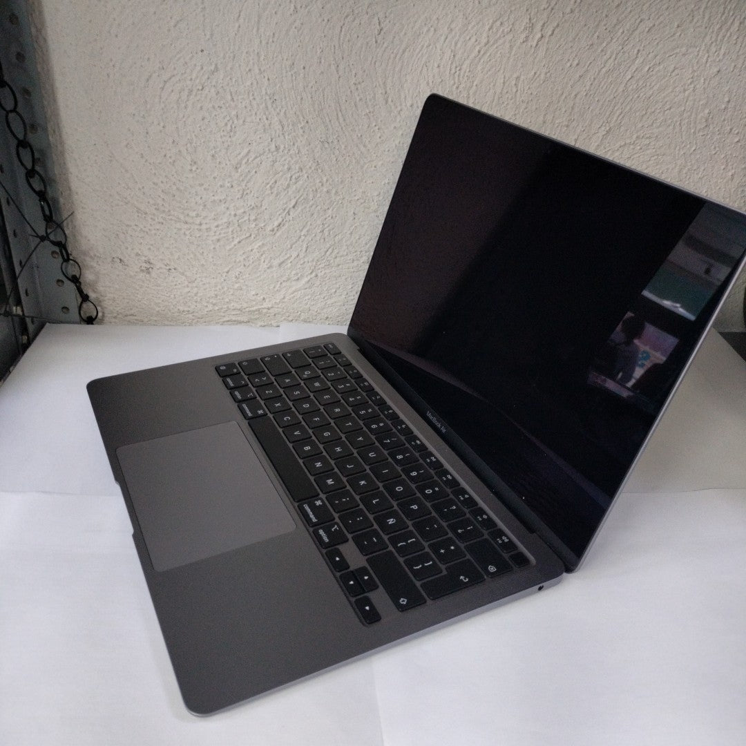 LAPTOP APPLE MACBOOK AIR 13" 2020 3.2 A2337 256 GB SSD 8 GB RAM (SEMINUEVO)
