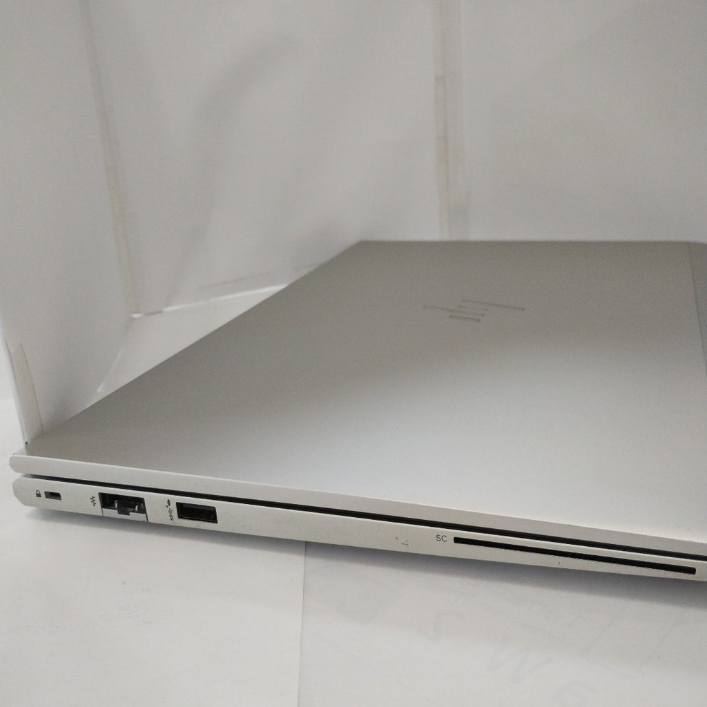 LAPTOP HP ELITEBOOK 640 G10 (2024) 256 GB SSD 16 GB RAM (SEMINUEVO)