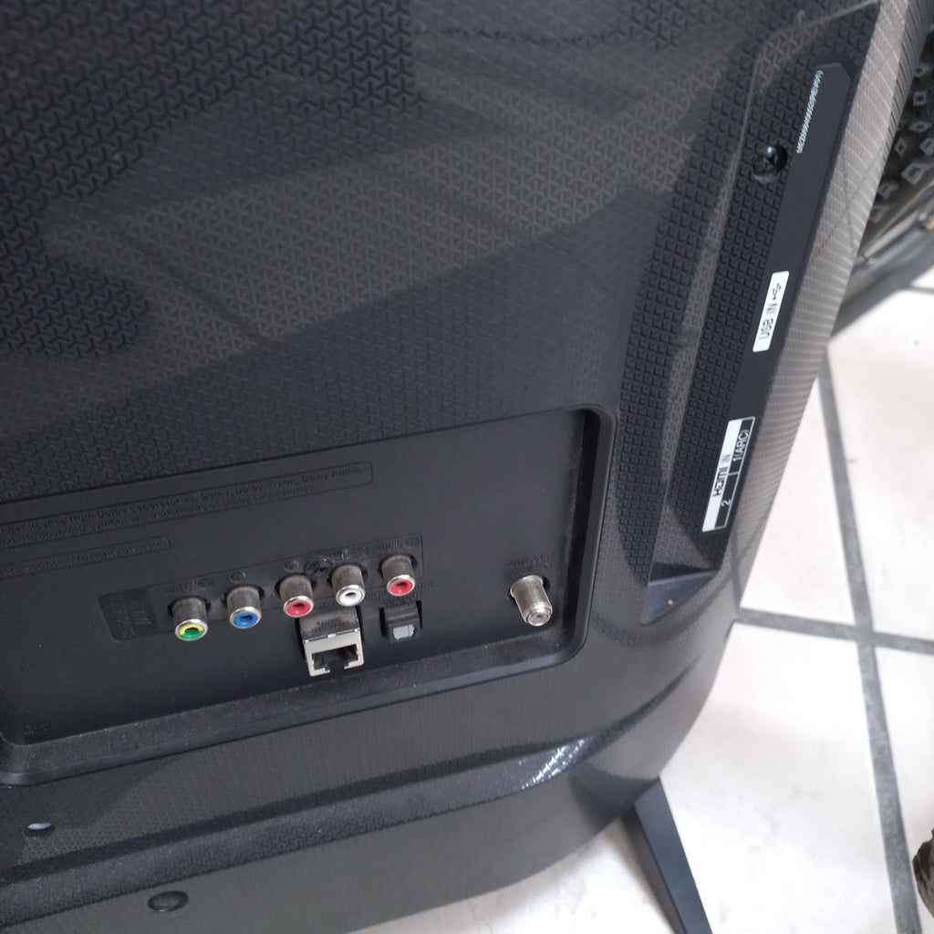 PANTALLA LG 32LM570BPUA (2021) 32" LED HD (SEMINUEVO)