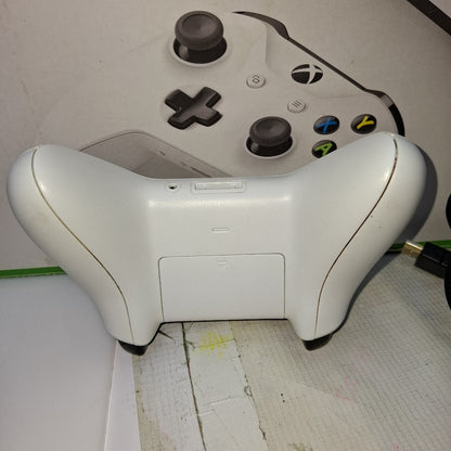 CONSOLA DE VIDEOJUEGO MICROSOFT XBOX ONE S 1 TB (SEMINUEVO)