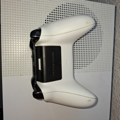 CONSOLA DE VIDEOJUEGO MICROSOFT XBOX ONE S 1 TB (SEMINUEVO)