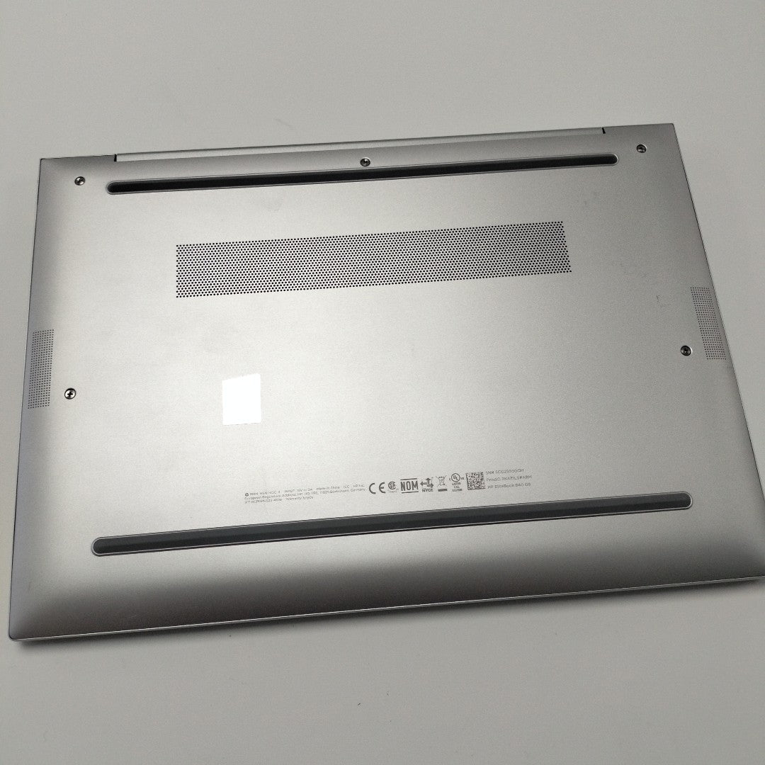 LAPTOP HP ELITEBOOK 840 G9 (2023) 256 GB SSD 16 GB RAM (SEMINUEVO)
