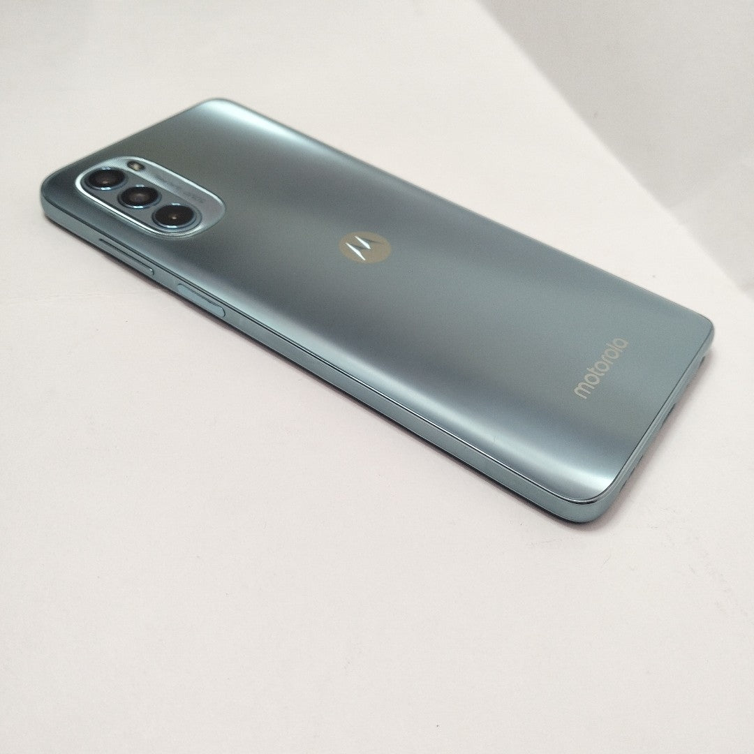 CELULAR MOTOROLA MOTO G62 5G XT2223-2 128 GB 4 GB RAM (SEMINUEVO)