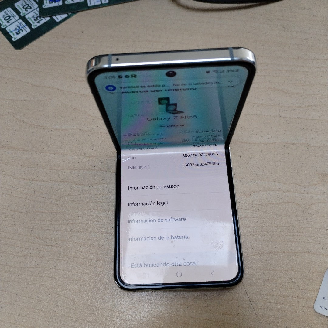 CELULAR SAMSUNG GALAXY Z FLIP 5 SM-F731B (2023) 512 GB 8 GB RAM (SEMINUEVO)