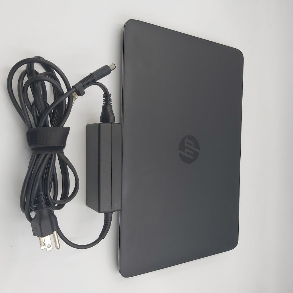 LAPTOP HP ELITEBOOK 840 G8 (2022) 256 GB SSD 8 GB RAM (SEMINUEVO)