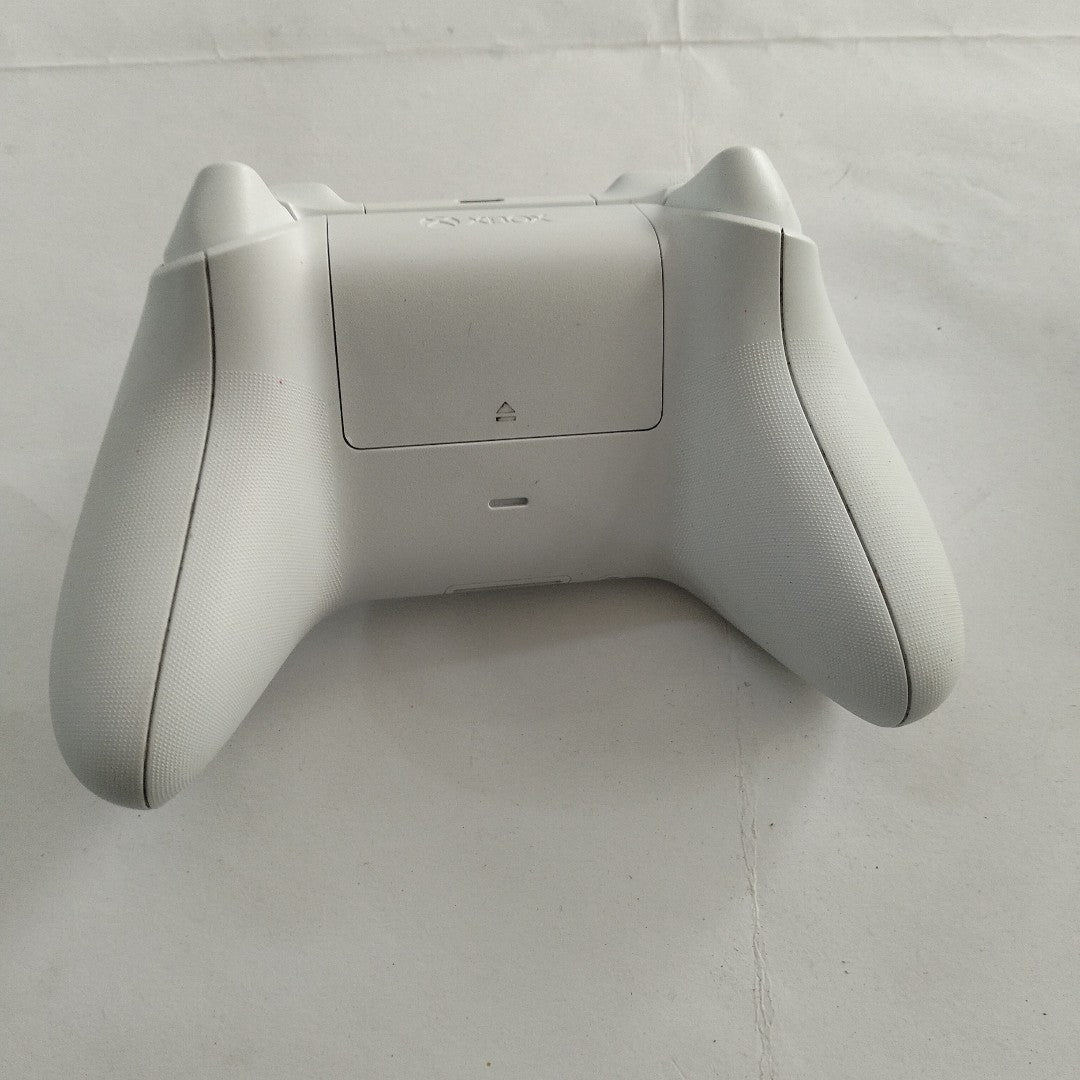 CONSOLA DE VIDEOJUEGO MICROSOFT XBOX ONE S ALL DIGITAL 1 TB (SEMINUEVO)
