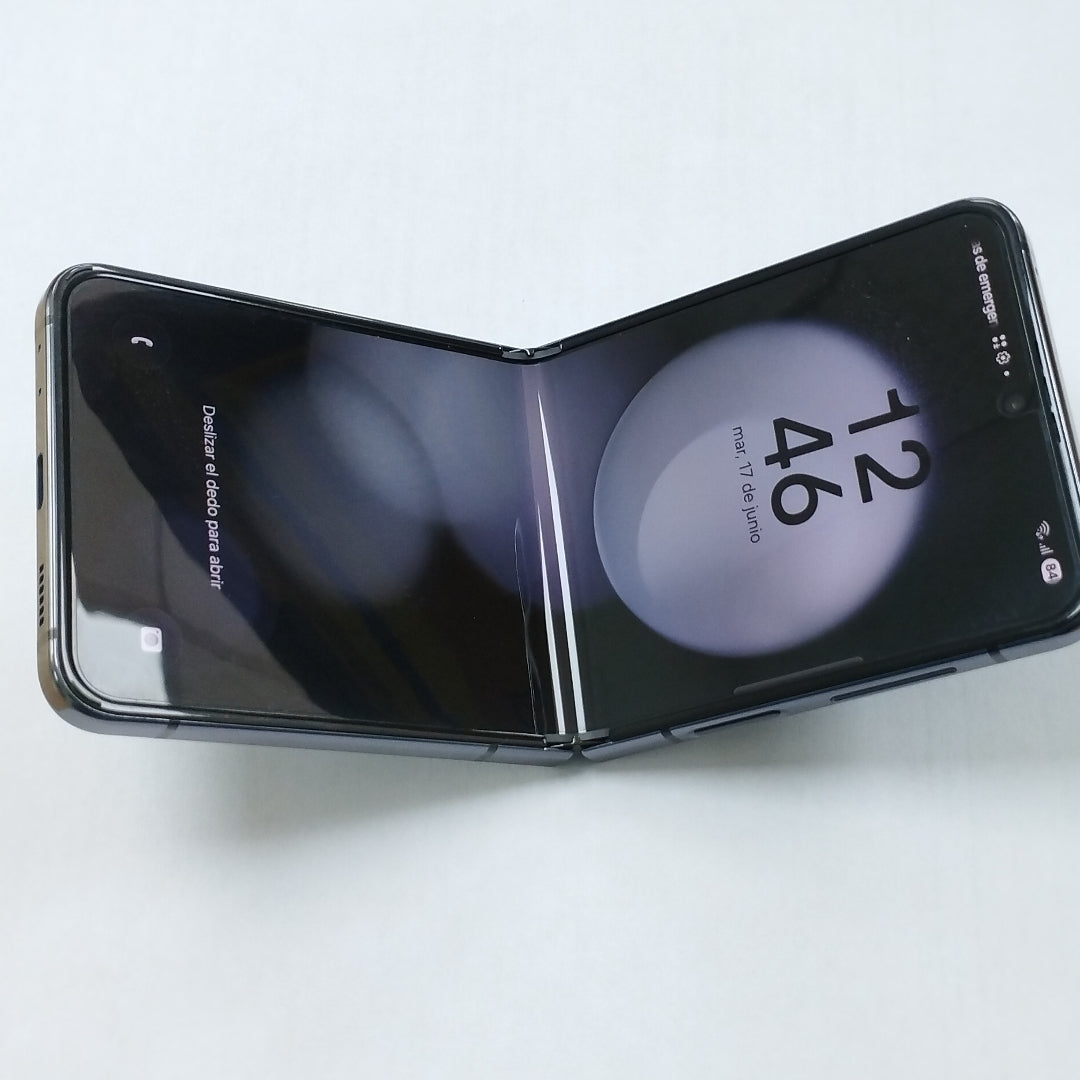 CELULAR SAMSUNG GALAXY Z FLIP 5 SM-F731B (2023) 512 GB 8 GB RAM (SEMINUEVO)