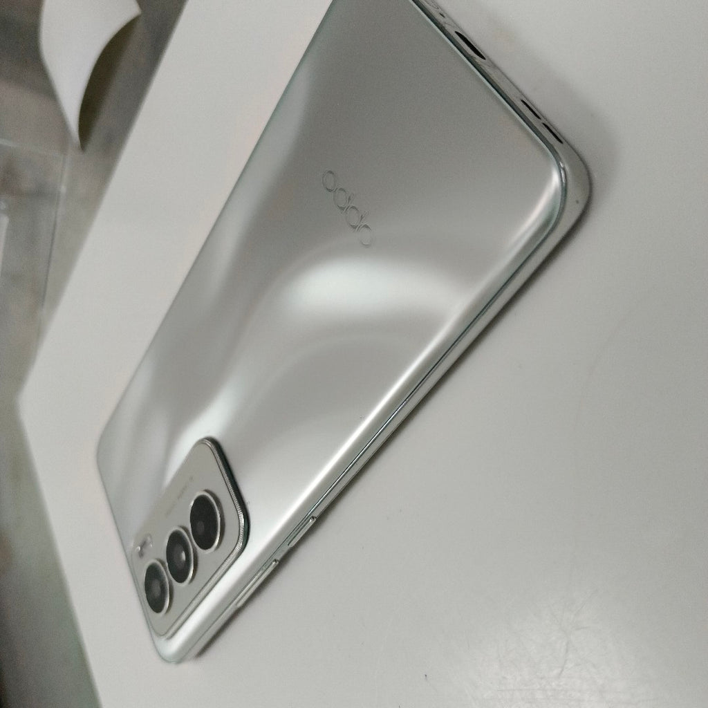 CELULAR OPPO   RENO12 5G CPH2625 (2024) 512 GB 12 GB RAM (SEMINUEVO)