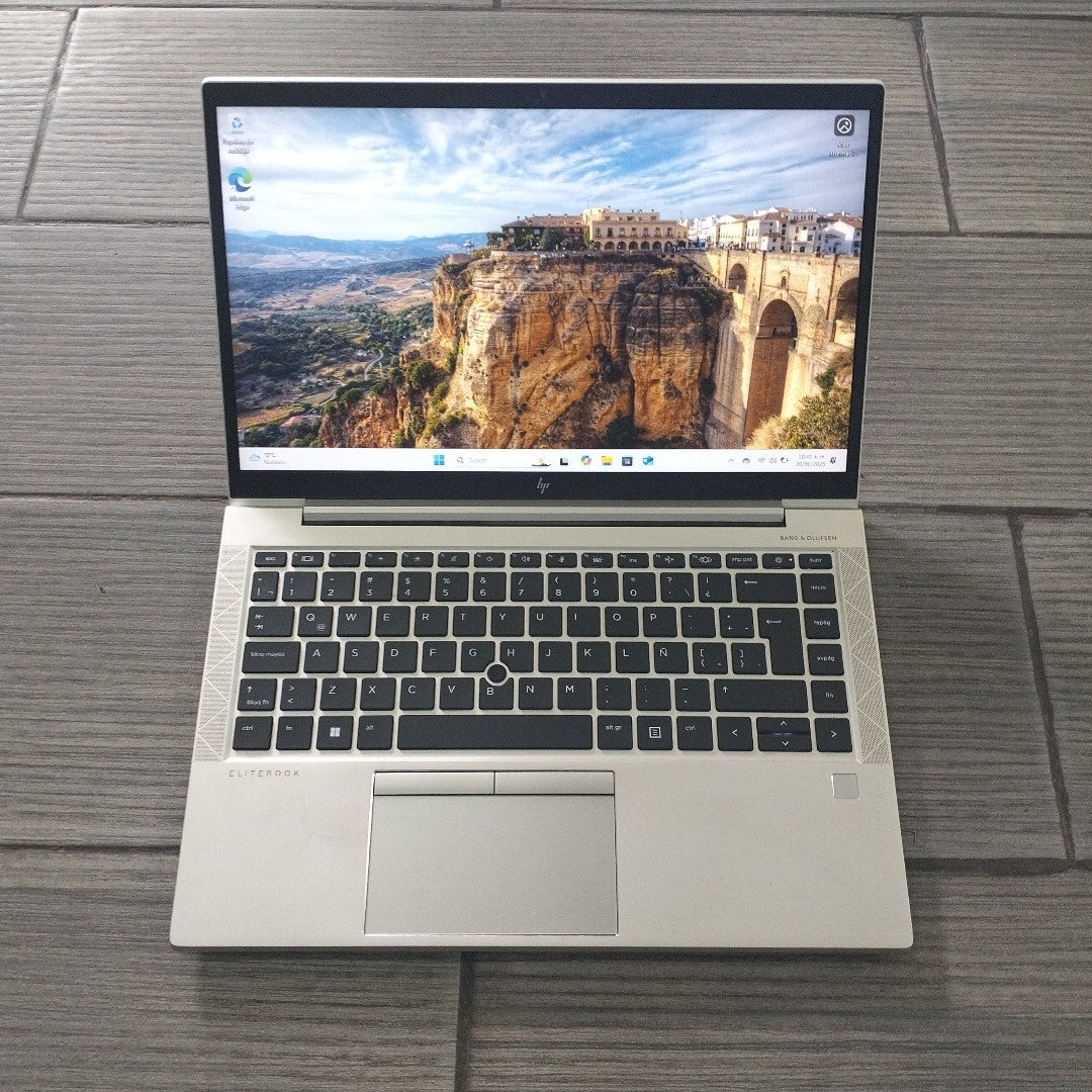 LAPTOP HP ELITEBOOK 845 G8 (2022) 256 GB SSD 16 GB RAM (SEMINUEVO)