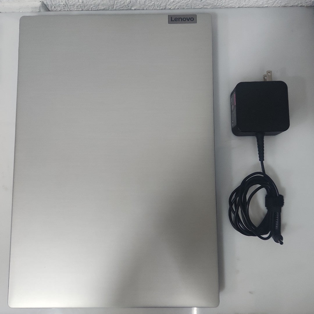 LAPTOP LENOVO IDEAPAD 3 15IML05 (2022) 1 TB + 128 GB SSD 8 GB RAM (SEMINUEVO)