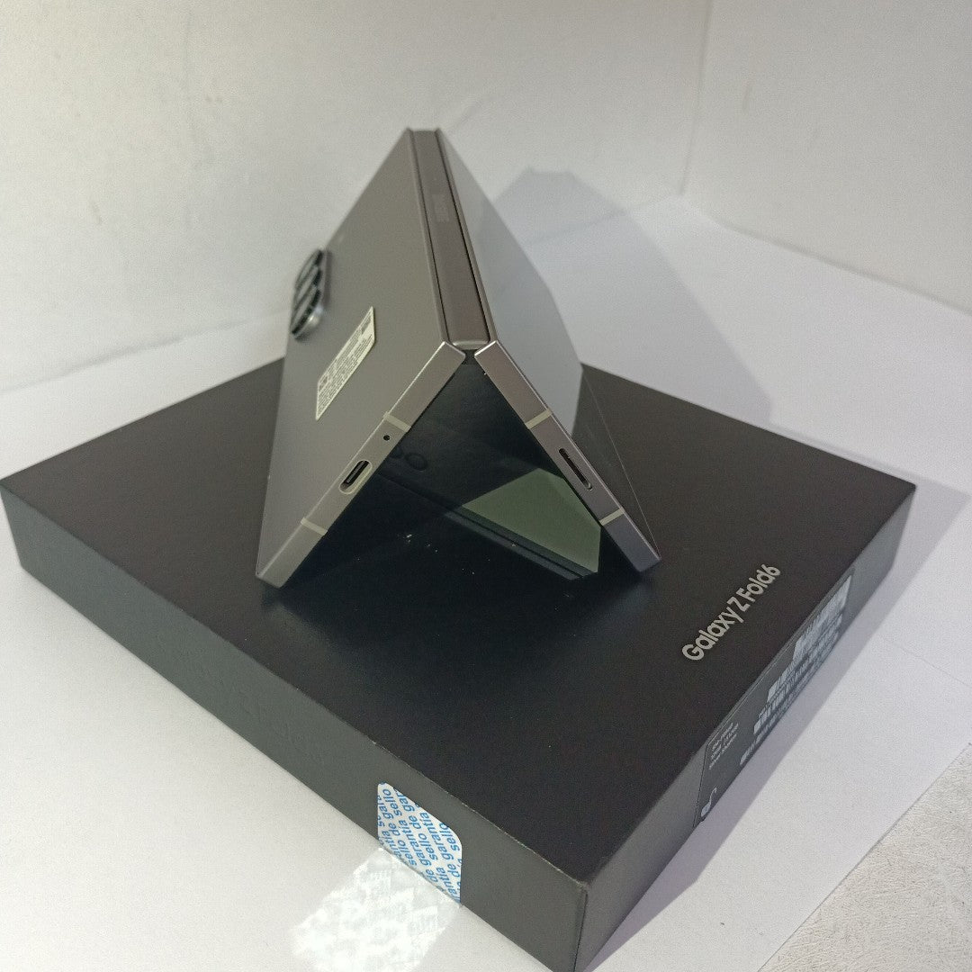 CELULAR SAMSUNG GALAXY Z FOLD6 SM-F956B 512 GB 12 GB RAM (SEMINUEVO)