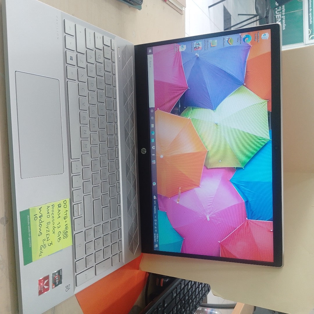 LAPTOP HP PAVILION 15-CW1012LA (2023) 1 TB + 128 GB SSD 12 GB RAM (SEMINUEVO)