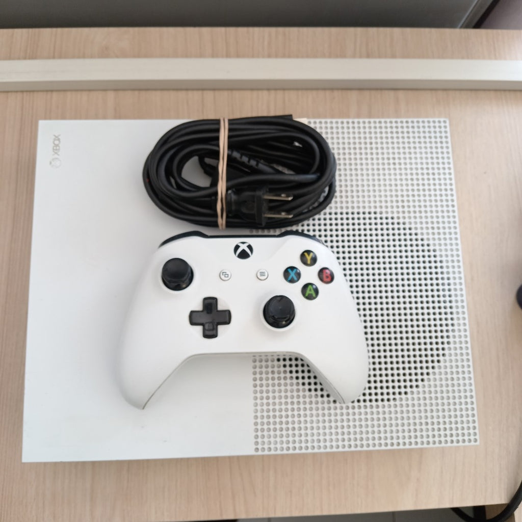 CONSOLA DE VIDEOJUEGO MICROSOFT XBOX ONE S 500 GB  (SEMINUEVO)