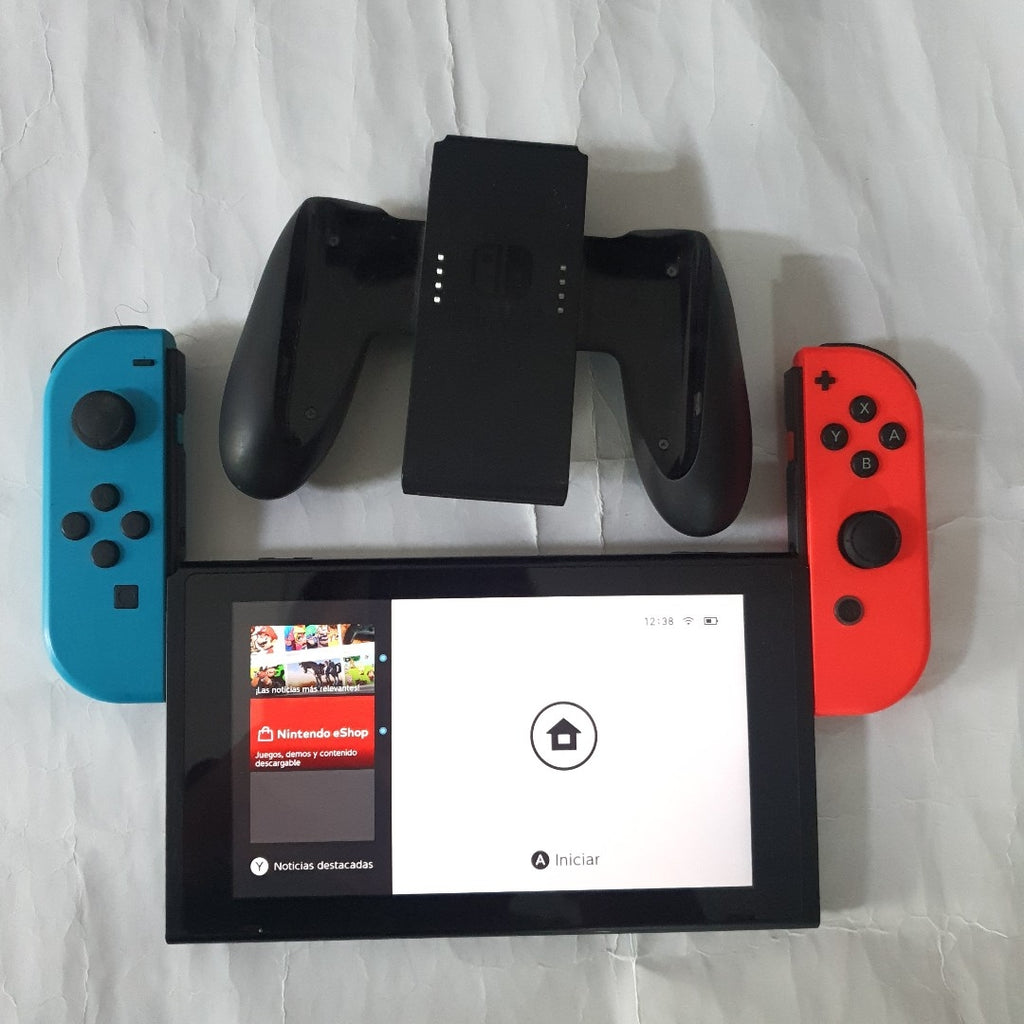CONSOLA DE VIDEOJUEGO NINTENDO SWITCH 32 GB (SEMINUEVO)