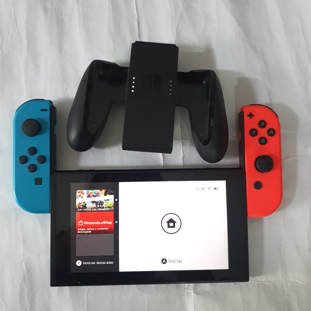 CONSOLA DE VIDEOJUEGO NINTENDO SWITCH 32 GB (SEMINUEVO)