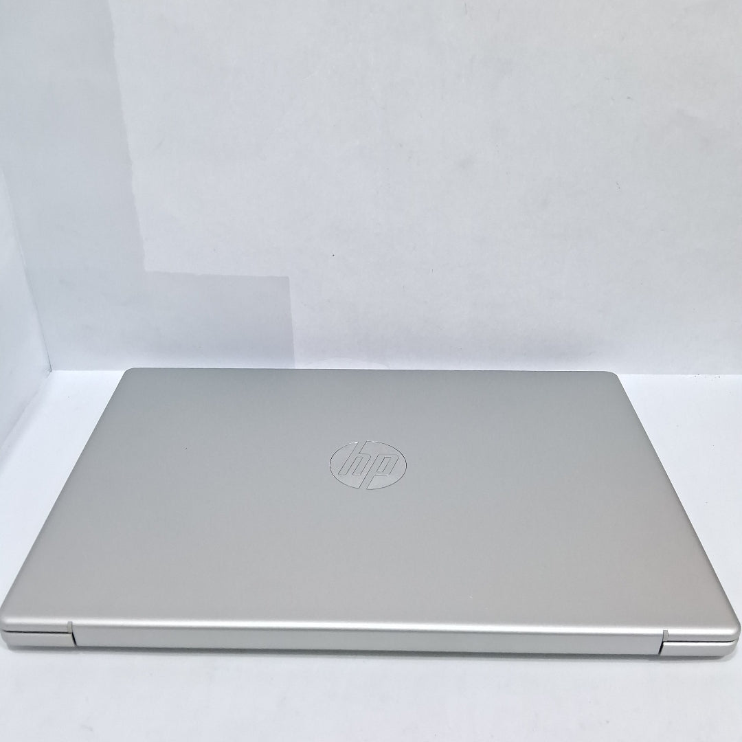 LAPTOP HP 14-EP1000LA (2023) 512 GB SSD 16 GB RAM (SEMINUEVO)
