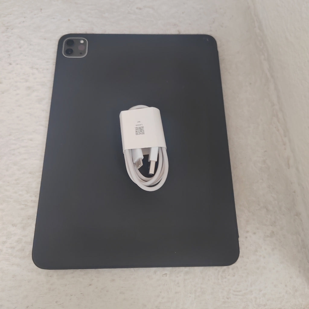 TABLETA APPLE IPAD PRO 3 11" A2377 256 GB 8 GB RAM (SEMINUEVO)