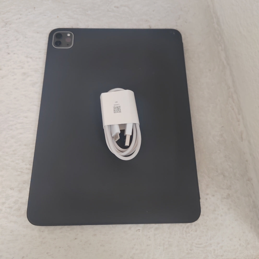 TABLETA APPLE IPAD PRO 3 11" A2377 256 GB 8 GB RAM (SEMINUEVO)
