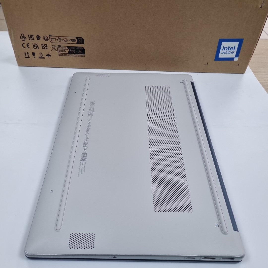 LAPTOP HP 15-FD0026LA (2024) 512 GB SSD 8 GB RAM (SEMINUEVO)