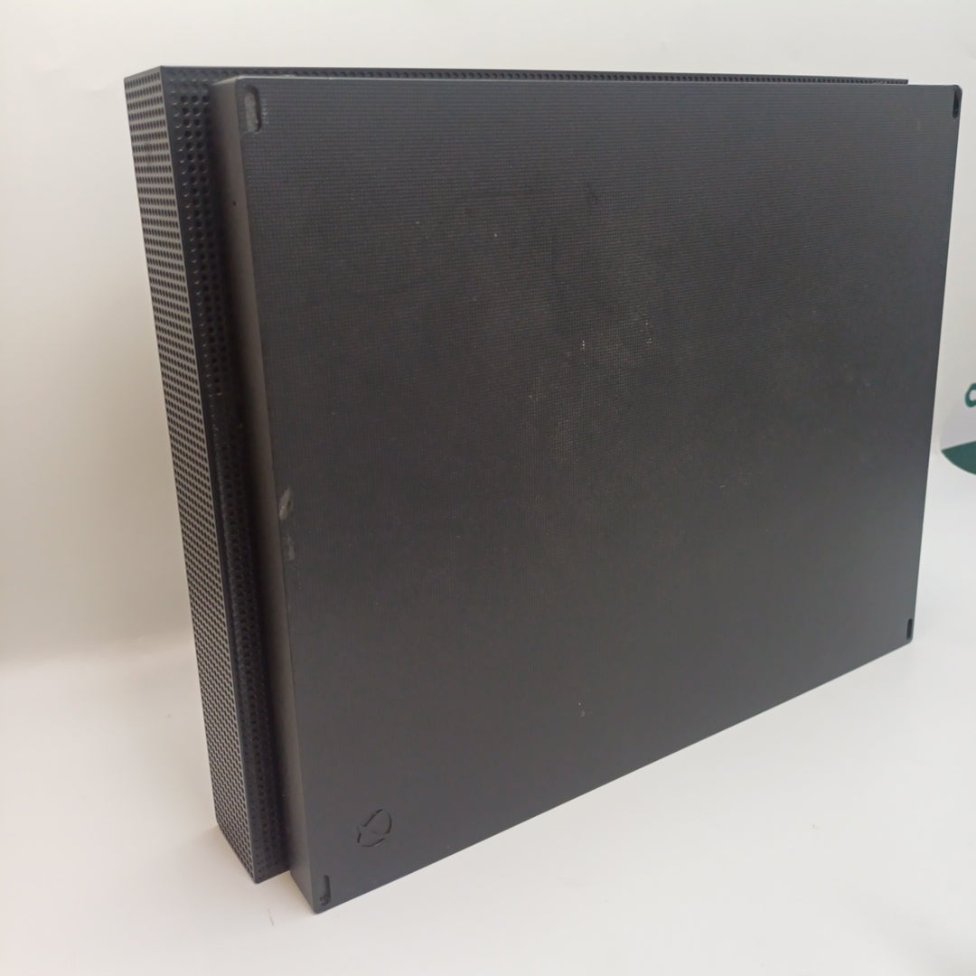 CONSOLA DE VIDEOJUEGO MICROSOFT XBOX ONE X 1 TB (SEMINUEVO)