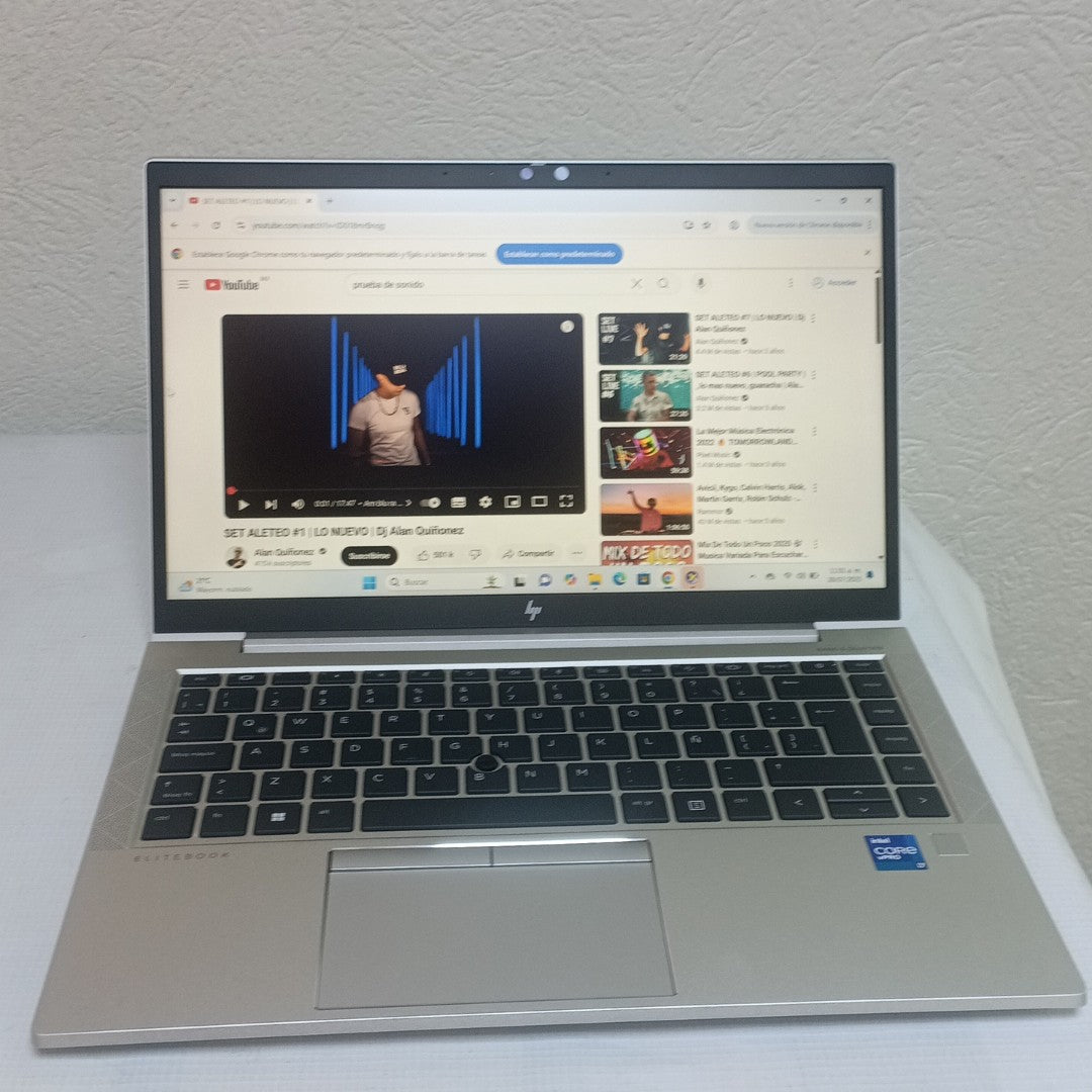 LAPTOP HP ELITEBOOK 840 G8 (2023) 256 GB SSD 16 GB RAM (SEMINUEVO)