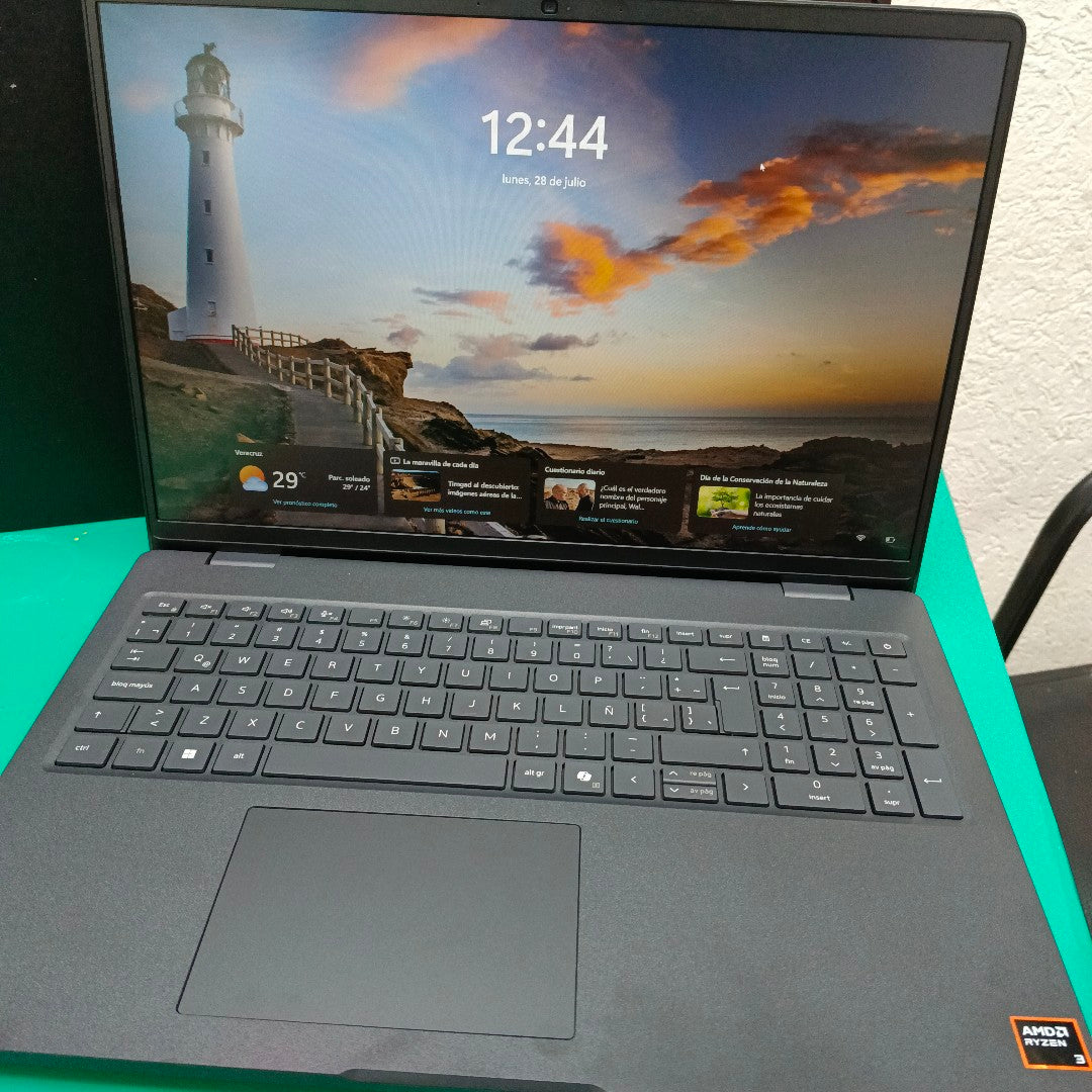 LAPTOP DELL PRO 16 (2025) 256 GB SSD 8 GB RAM