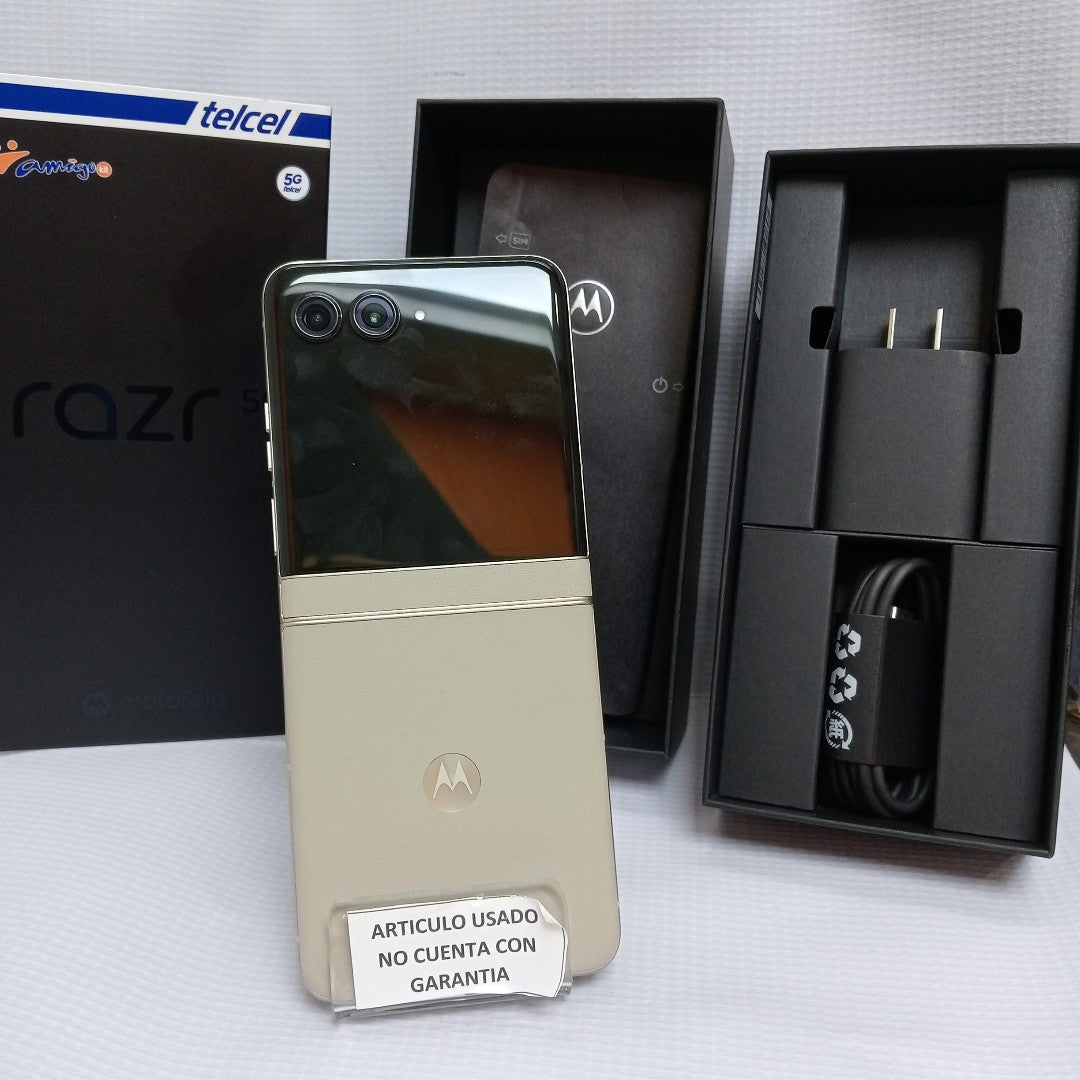 CELULAR MOTOROLA RAZR 50 5G XT2453-1 512 GB 12 GB RAM (SEMINUEVO)