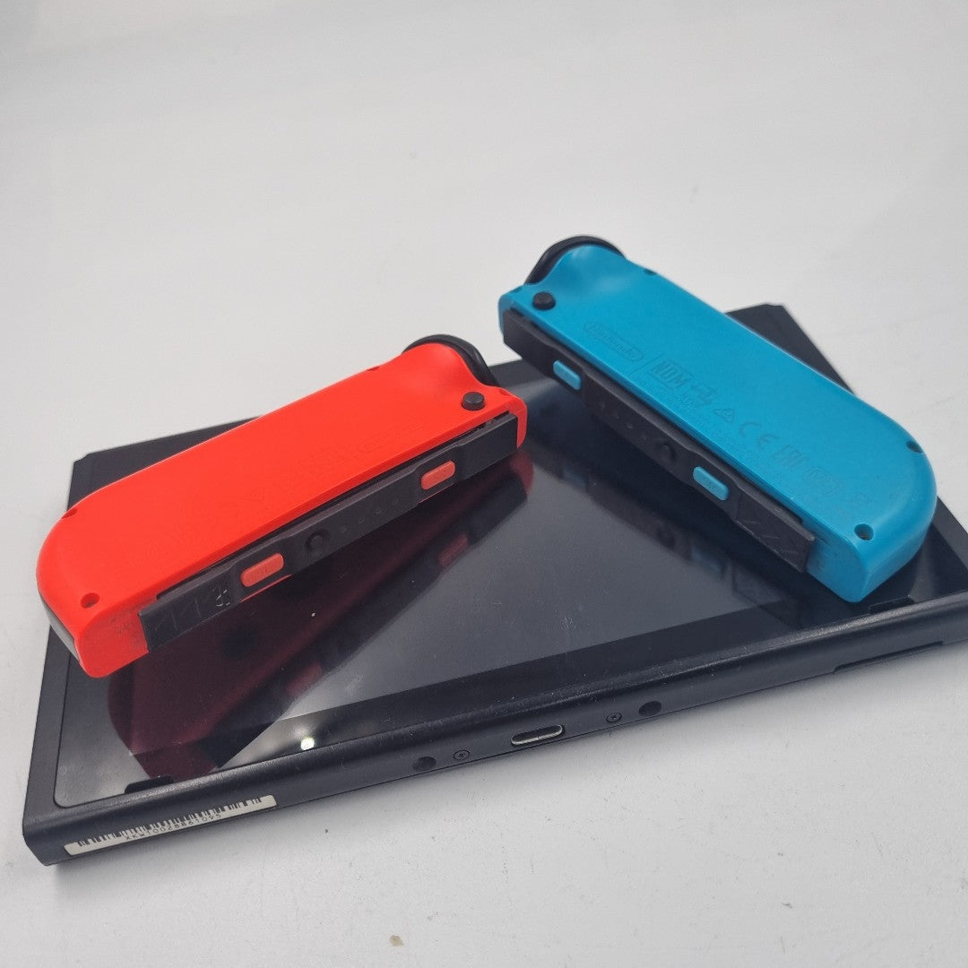 CONSOLA DE VIDEOJUEGO NINTENDO SWITCH 32 GB (SEMINUEVO)