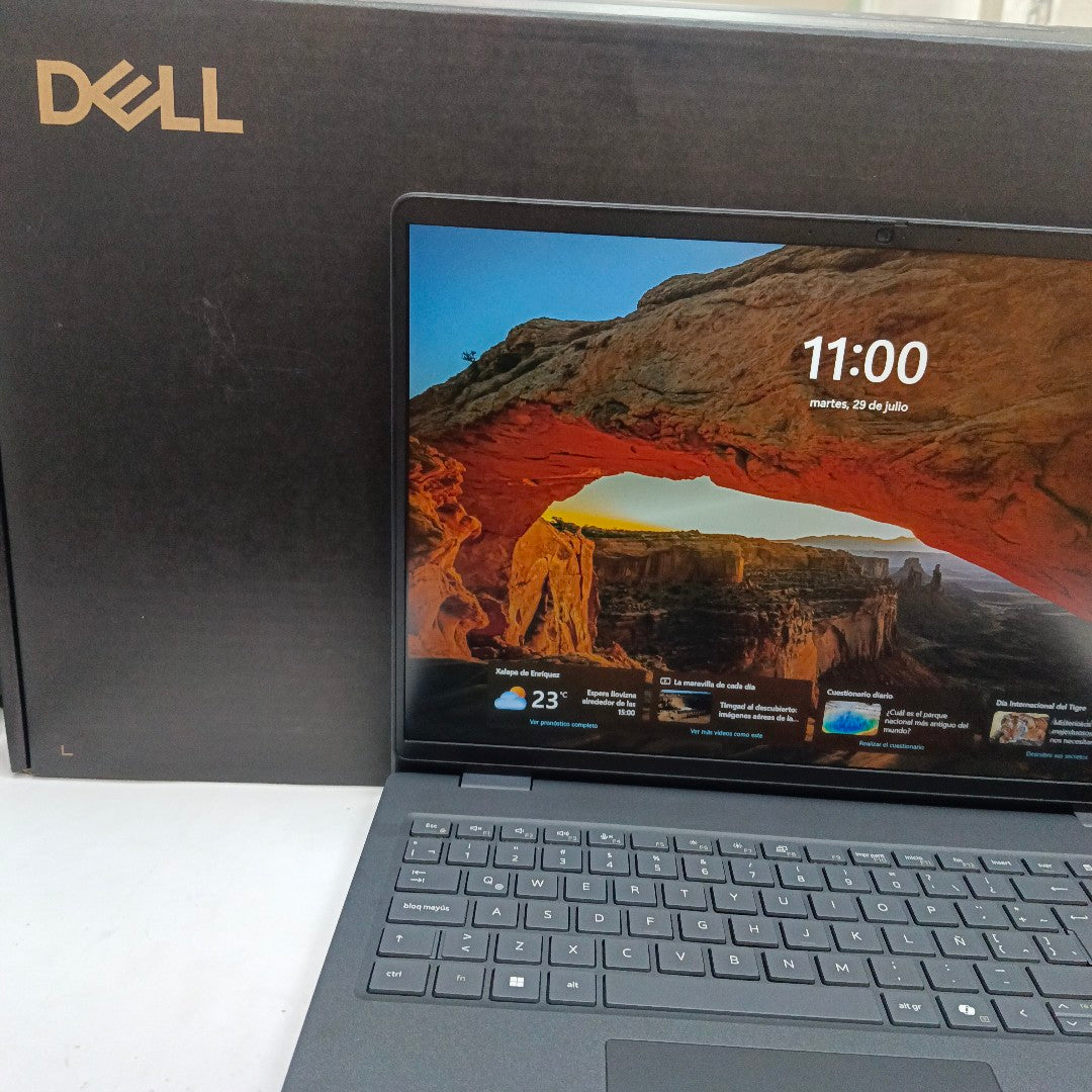 LAPTOP DELL PRO 16 (2025) 256 GB SSD 8 GB RAM