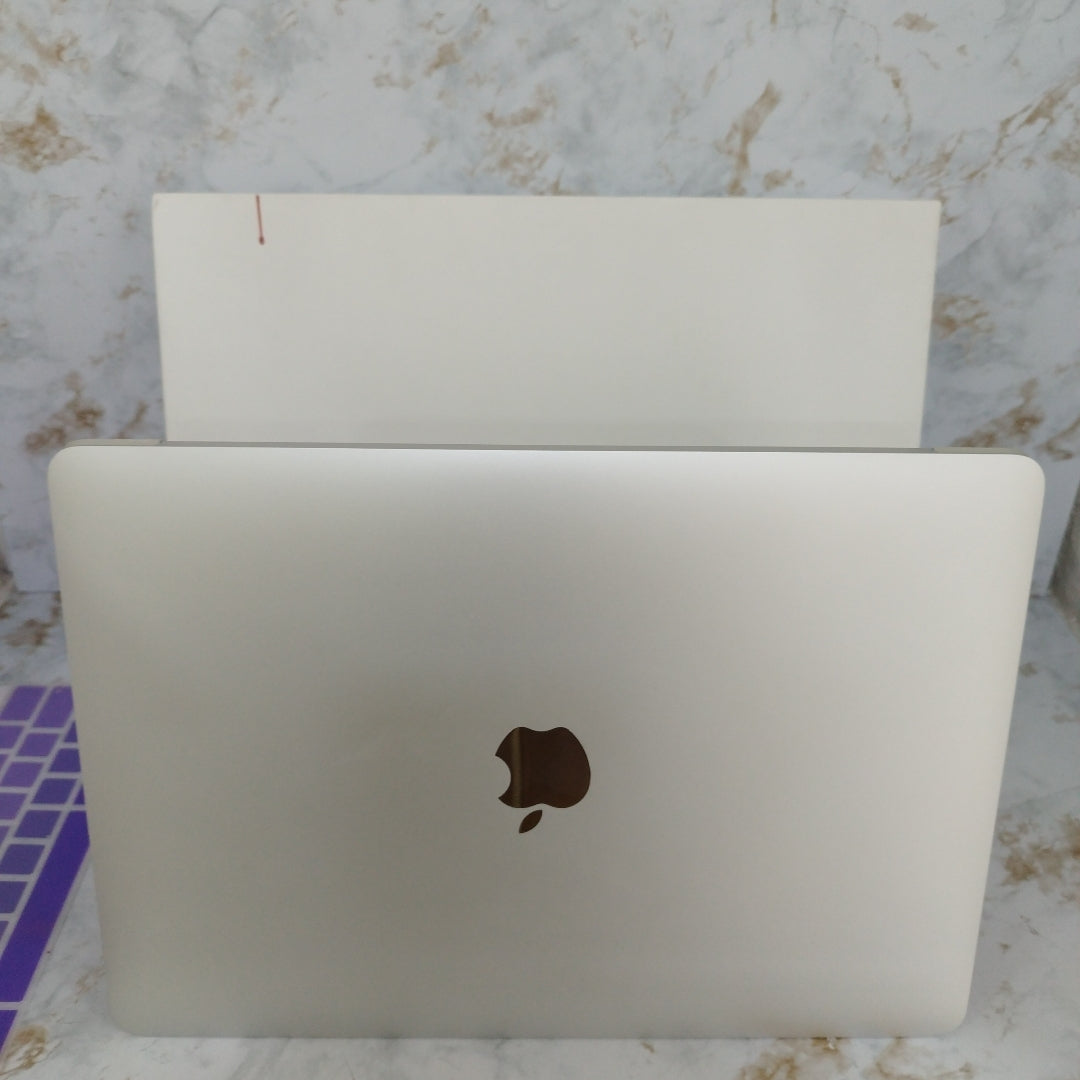 LAPTOP APPLE MACBOOK AIR 13" 2020 3.2 A2337 256 GB SSD 8 GB RAM (SEMINUEVO)