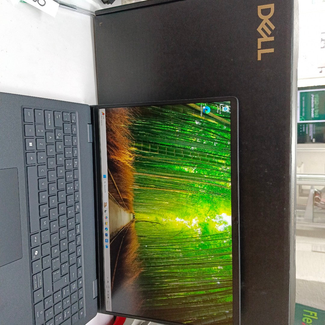 LAPTOP DELL PRO 16 (2025) 256 GB SSD 8 GB RAM