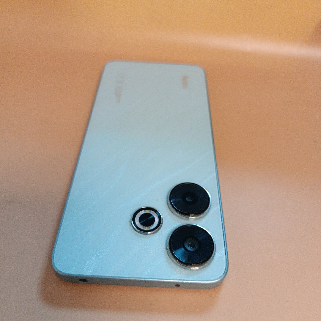 CELULAR XIAOMI REDMI 13 24049RN28L (2024) 256 GB 8 GB RAM (SEMINUEVO)