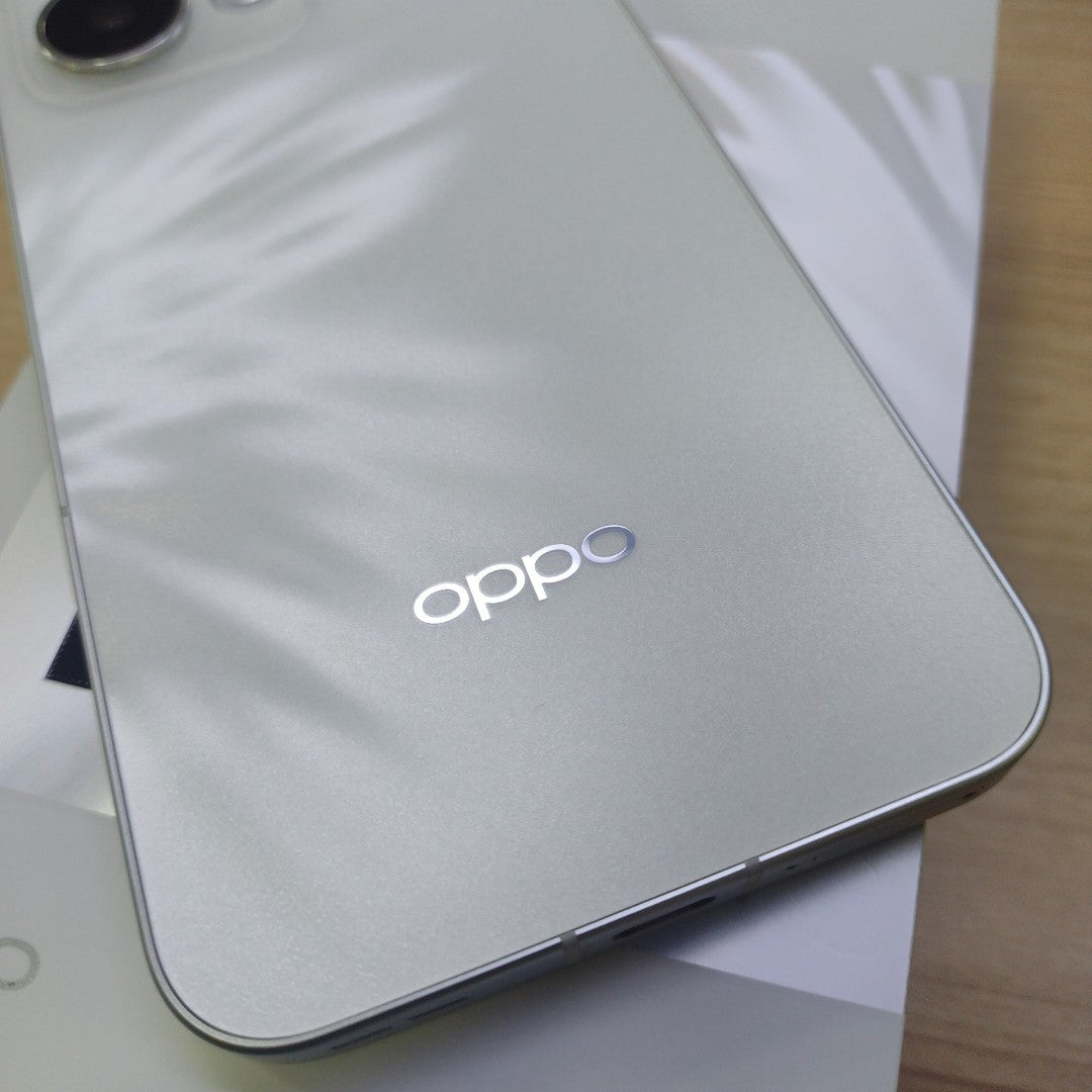 CELULAR OPPO  RENO13 5G CPH2689 (2024) 512 GB 12 GB RAM (SEMINUEVO)